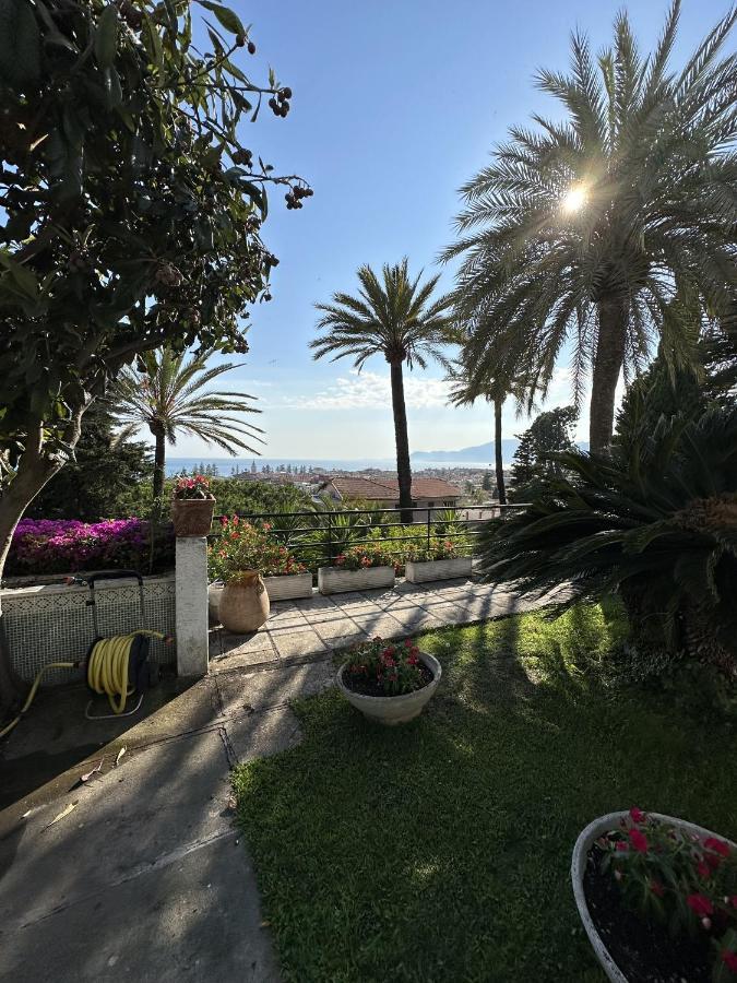 Le Rose Di Emma Villa Bordighera Exteriör bild