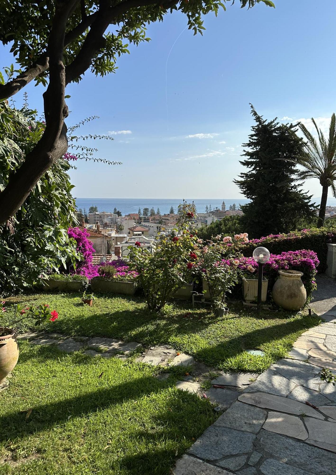Le Rose Di Emma Villa Bordighera Exteriör bild